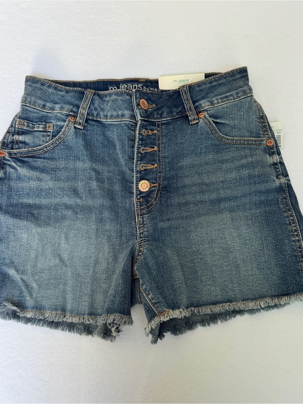 NWT Maurices M jeans Frayed Hem High Rise Shorts Size 4 Denim Blue Jeans Mom
